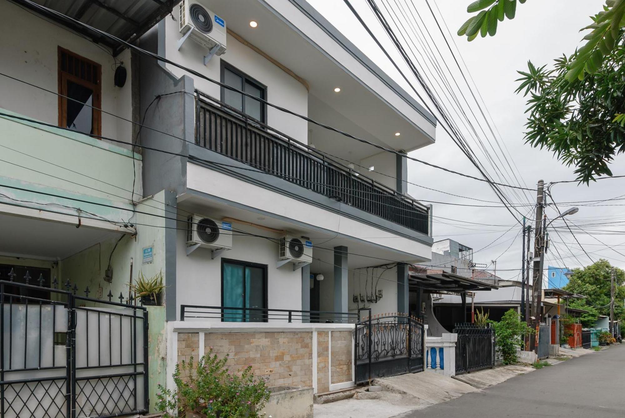 Reddoorz At Flamboyan Harapan Indah Hotel Bekasi Eksteriør billede