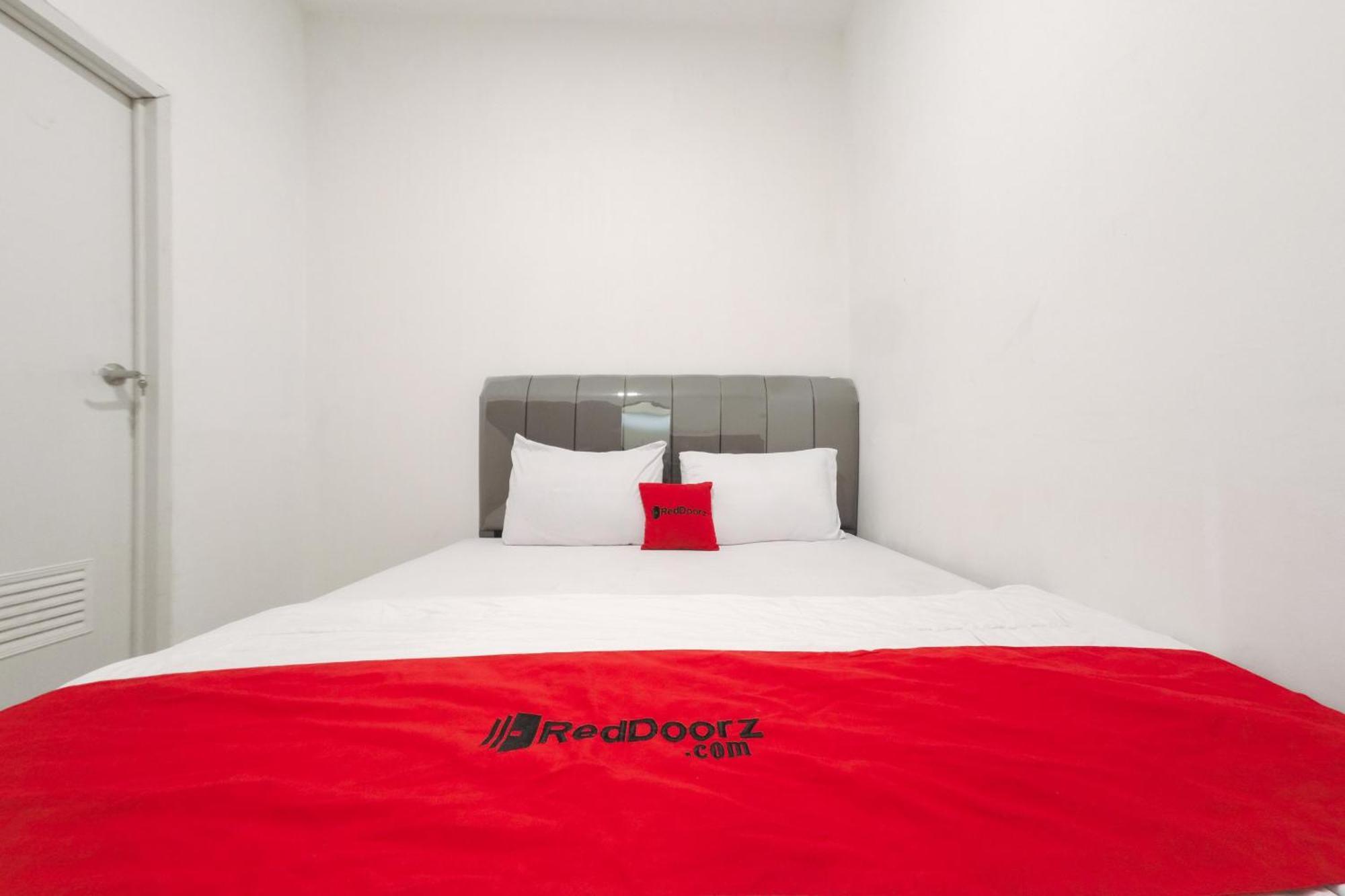 Reddoorz At Flamboyan Harapan Indah Hotel Bekasi Eksteriør billede